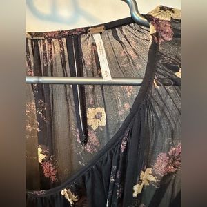 this is preowned dress but worn only 1 time.